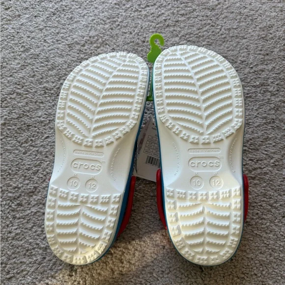 CROCS Hello Kitty Slippers - White and Red - Picture 2 of 2